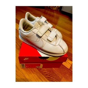 Nike Cortez white sneaker small kids size 1.5 good condition
